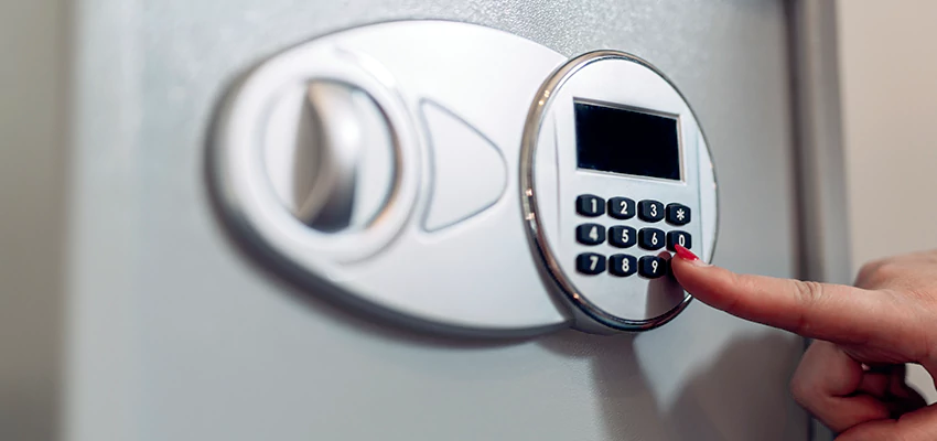 Jewelry Safe Cracking in Santa Cruz, California